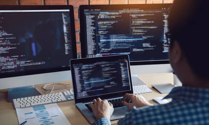 数据科学选型：R与Python如何赋能湖州网站建设？